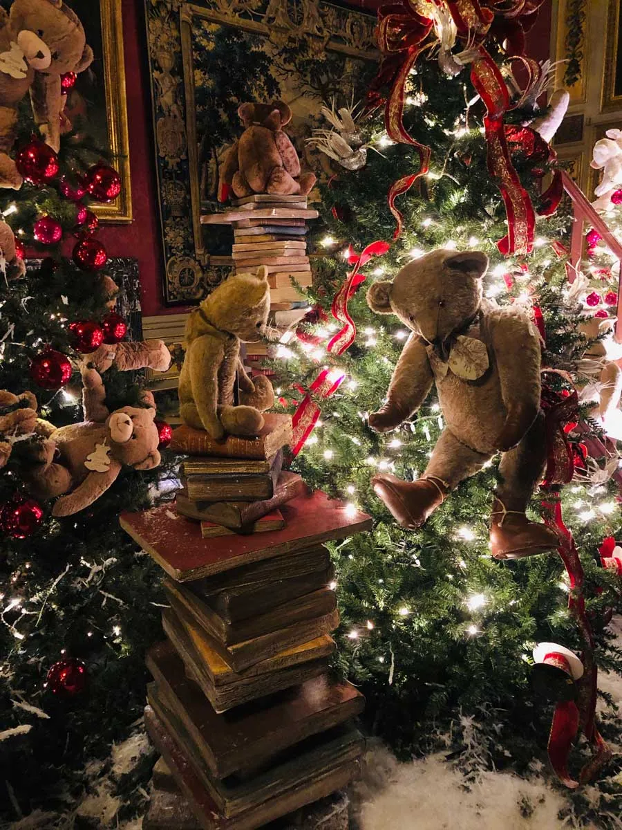 vaux-le-vicomte-christmas-teddy-bear