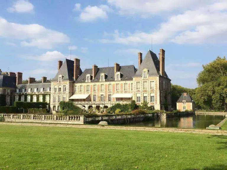 château de courances près de paris french castle near Paris