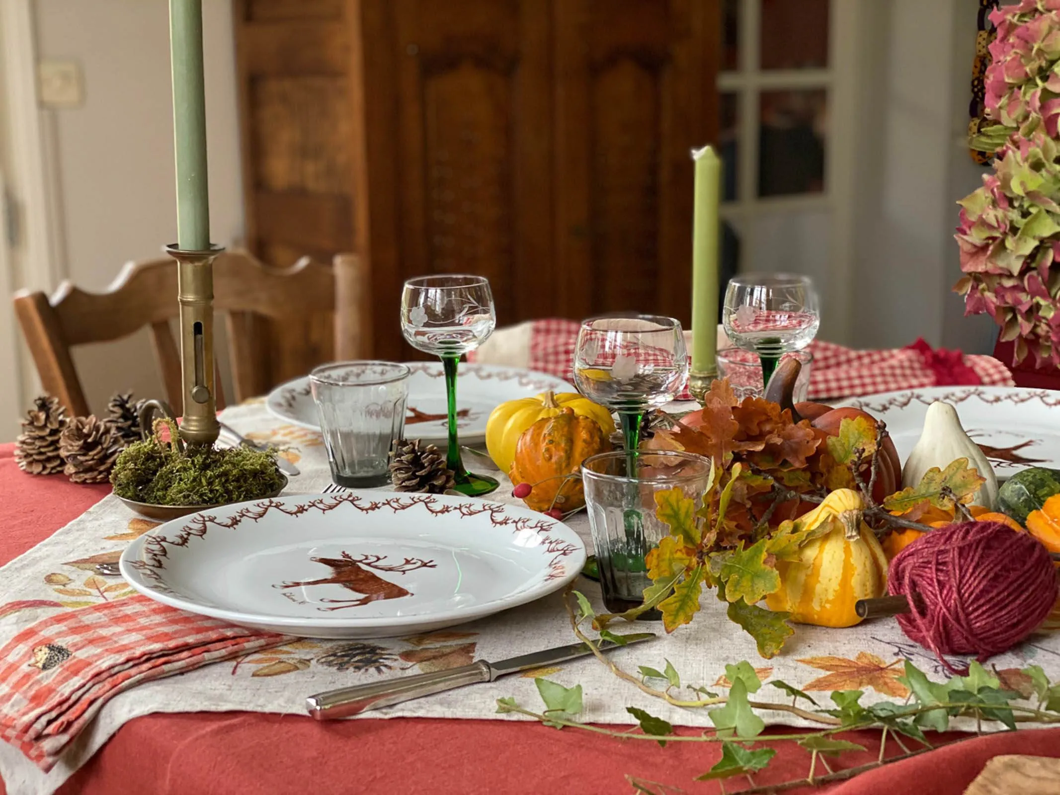Autumn-table-setting-woodland-5