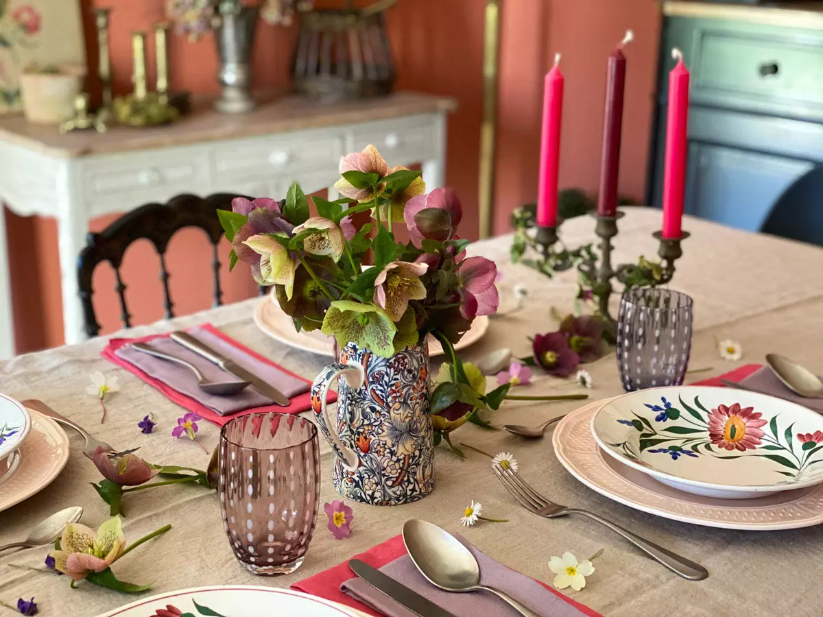 a-charming-spring-table-tablescape