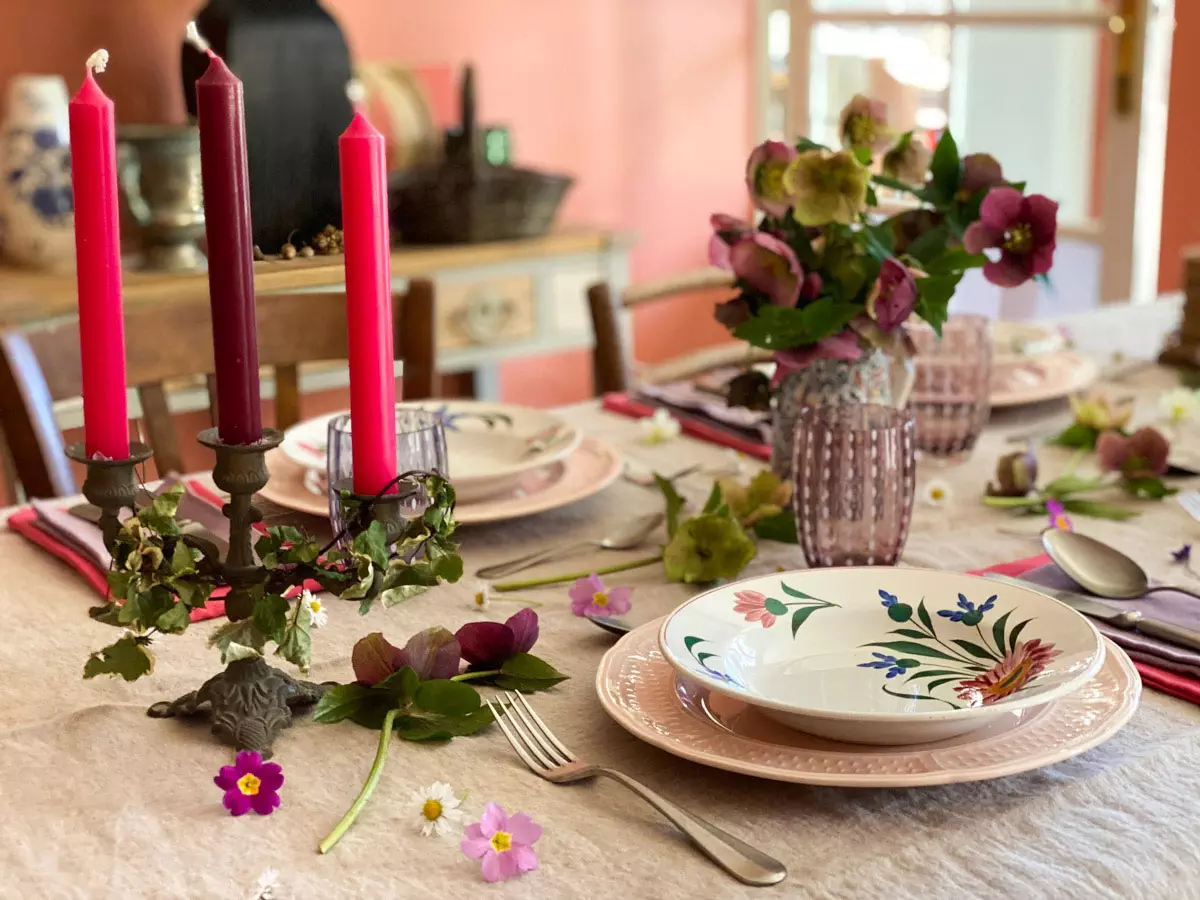 a-charming-spring-table-flowers-crockery-french-country