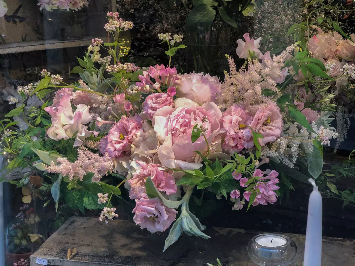 flower-arrangement-marie-antoinette-bouquet-03