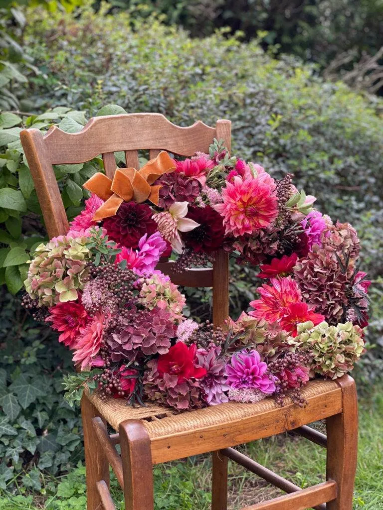 tutoriel couronne de dahlias