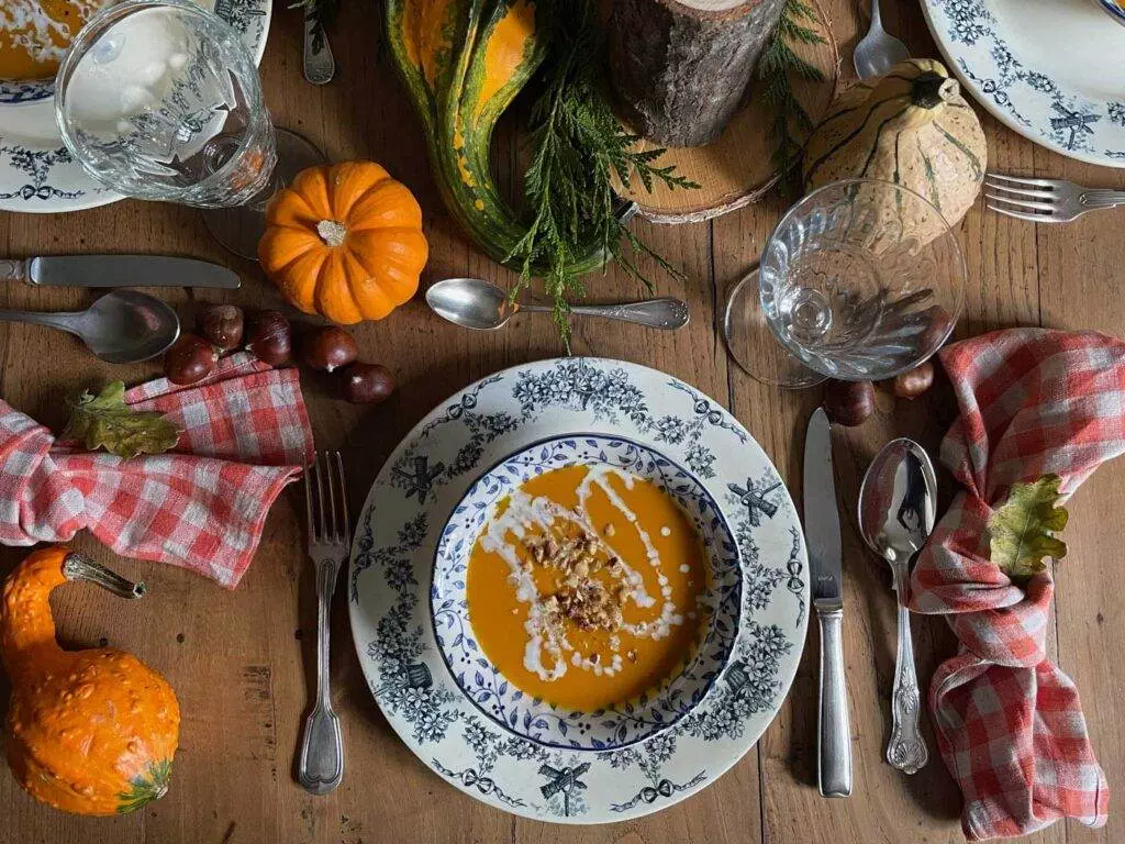 table d'automne vintage recette soupe potimarron fall decor recipe