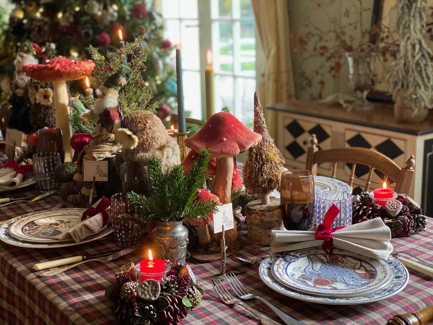 table de fêtes un conte de Noël holiday tablescape a Christmas tale
