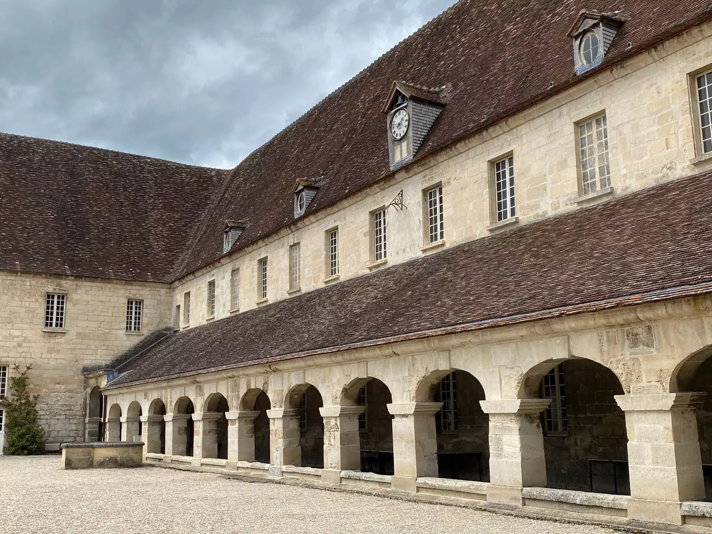 patrimoine français abbaye royale du moncel-13