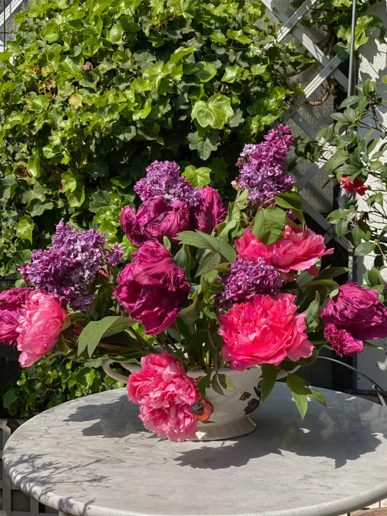 bouquet lilas tulipes pivoines-1