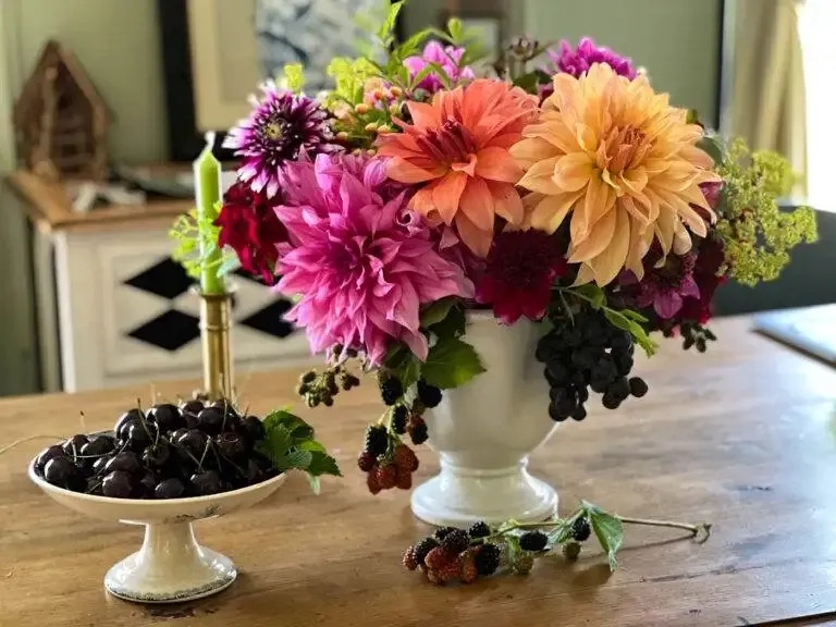 bouquet dahlias tutoriel vase blanc-36