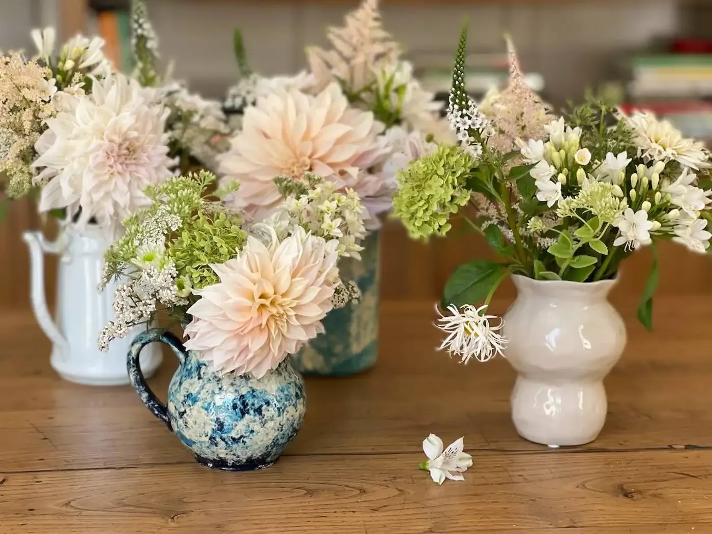 Dahlias petits bouquets tons blancs-13