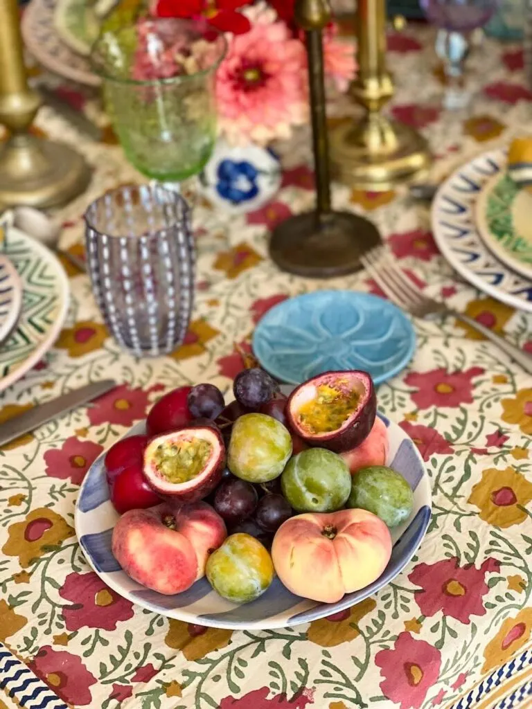 dresser une table avec des dahlias tablescape inspiration mexicaine-023