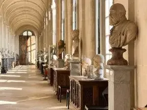 visite abbaye royale chaalis galerie des bustes