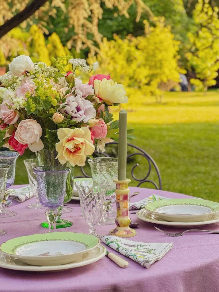 Dresser table printemps poétique spring poetic table setting-18
