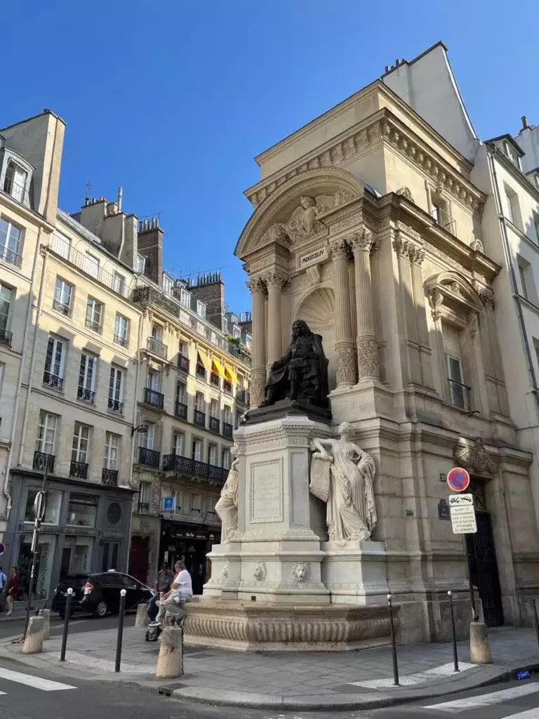 promenade Paris Palais Royal getaway-01