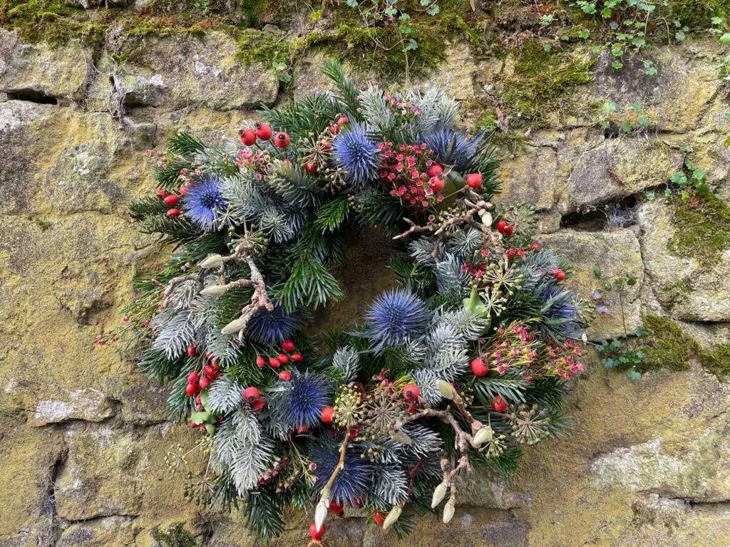 DIY couronne Noel chardons Christmas wreath Une Bonne Maison