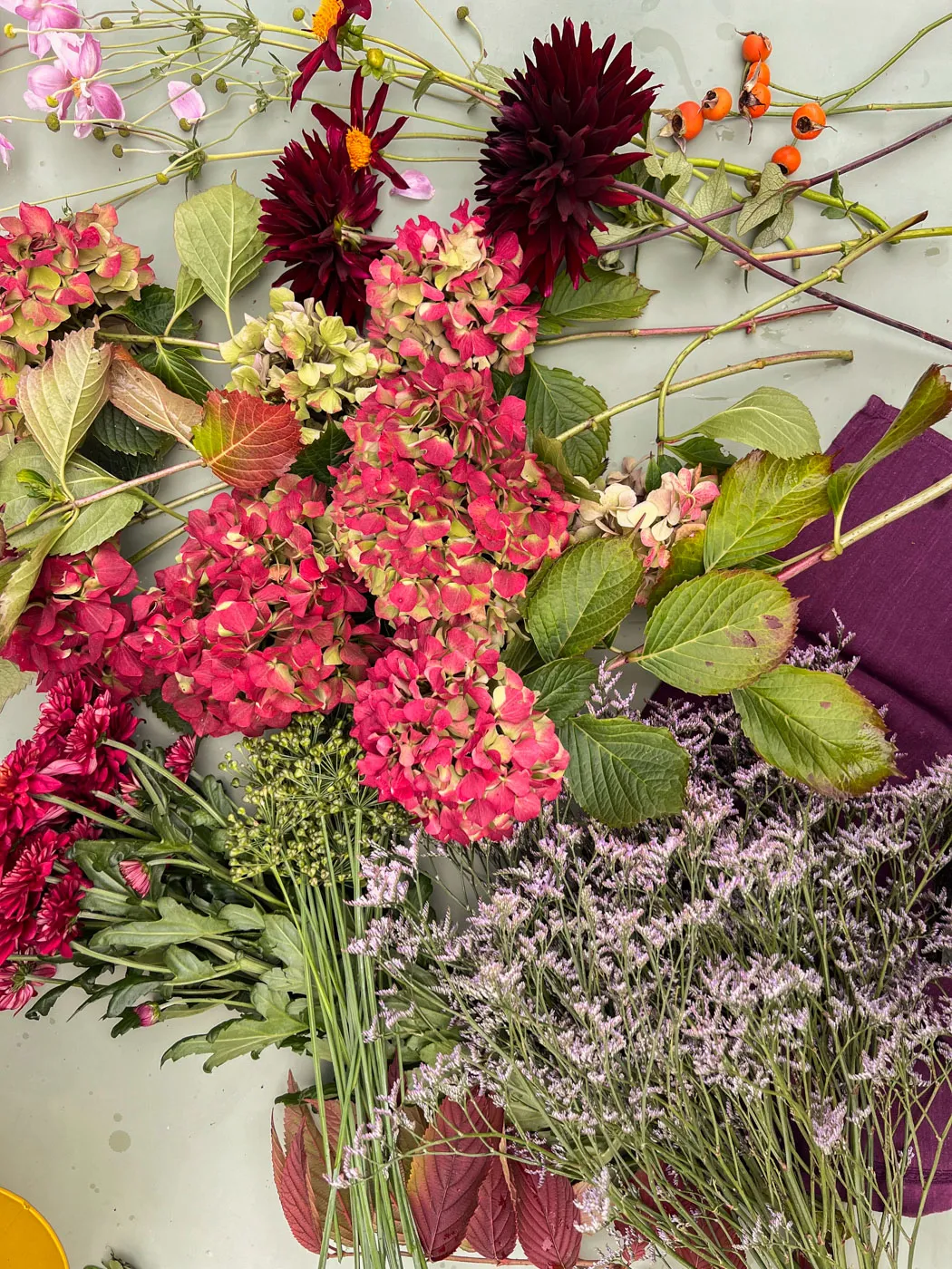 beautiful fall bouquet automne grenat-07