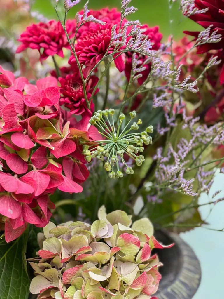 beautiful fall bouquet automne grenat-14