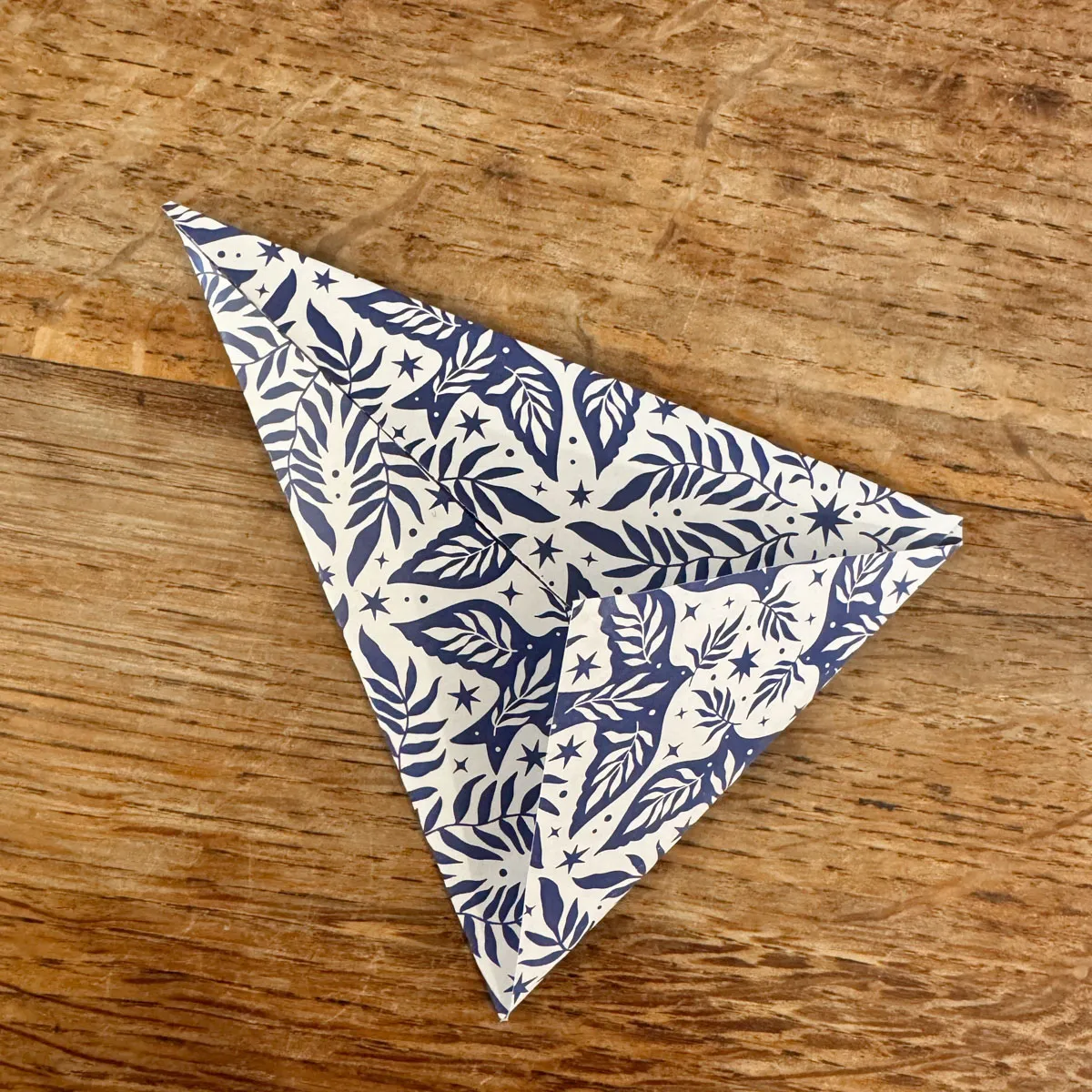 décoration Noël étoiles en papier 3D