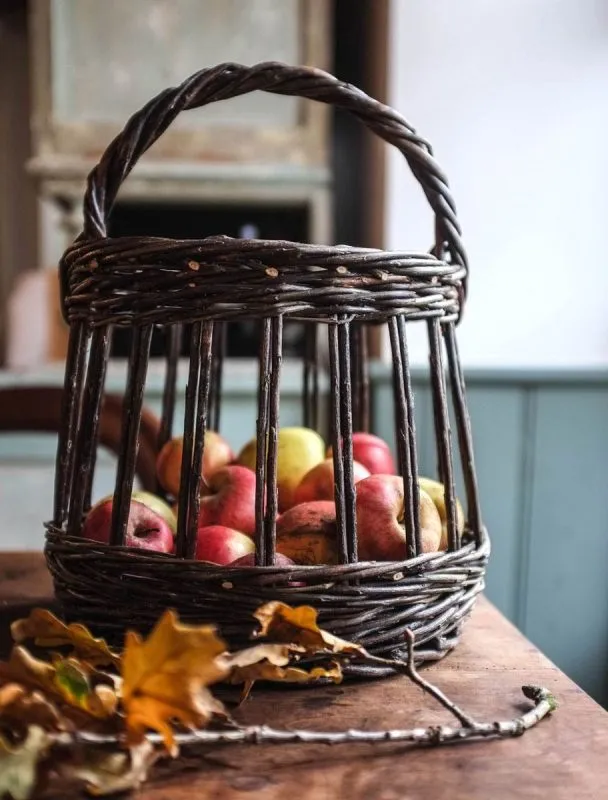 apples-basket-autumn-2 apples-basket-autumn-2